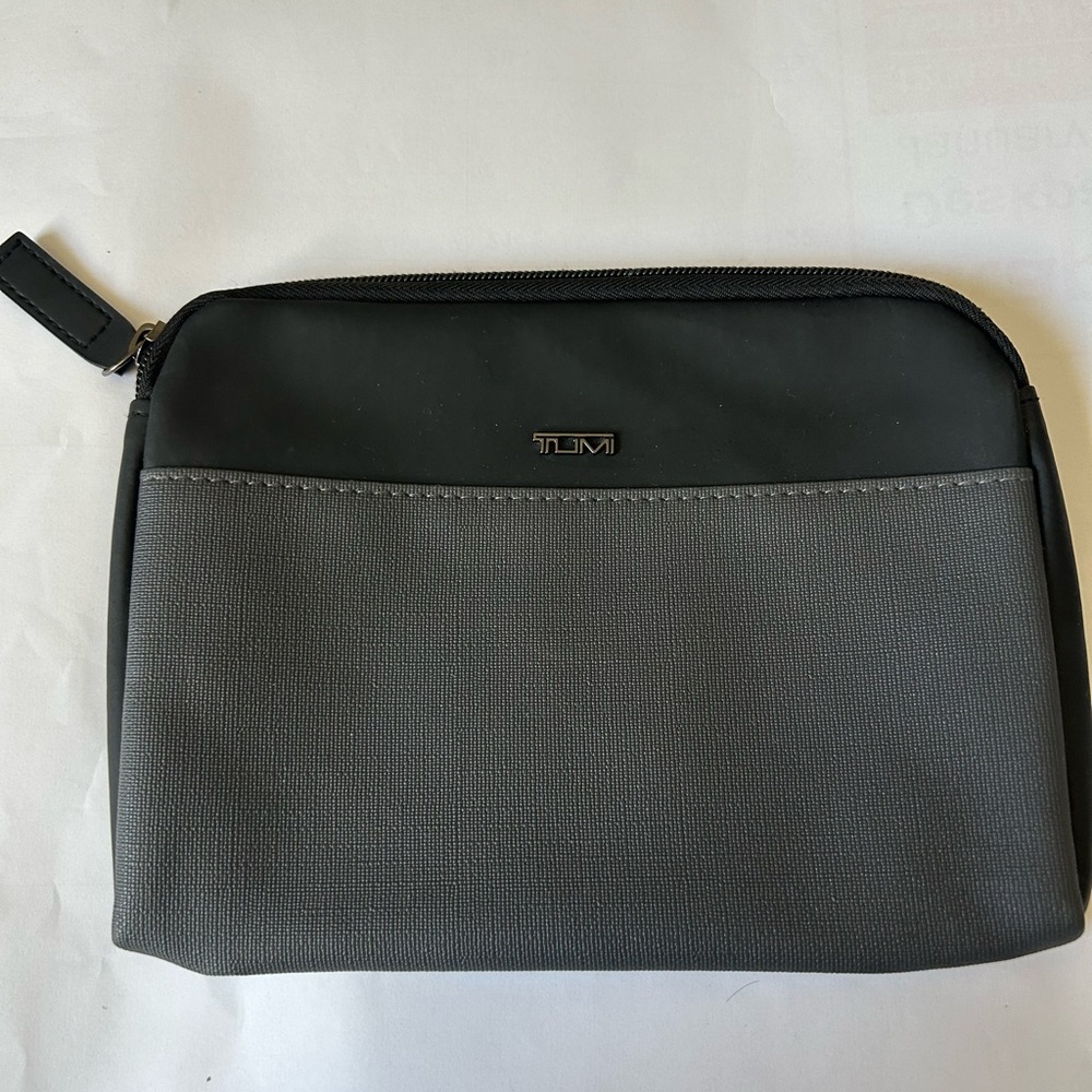 Tumi black and gray mens toiletry bag